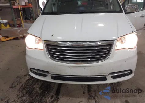 2014 Chrysler Town & Country Touring-L z USA, uszkodzony, nr VIN 2C4RC1CG9ER464933